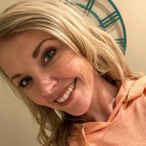 Meet your Posher, Caitlyn